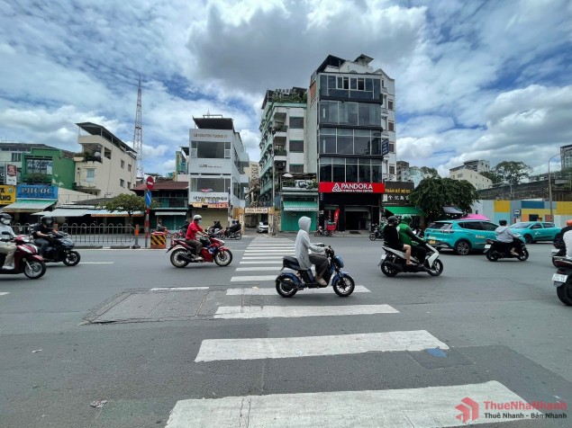 Cho thuê nhà 2 mặt tiền 108 Nguyễn Văn Cừ, P. Nguyễn Cư Trinh, Quận 1